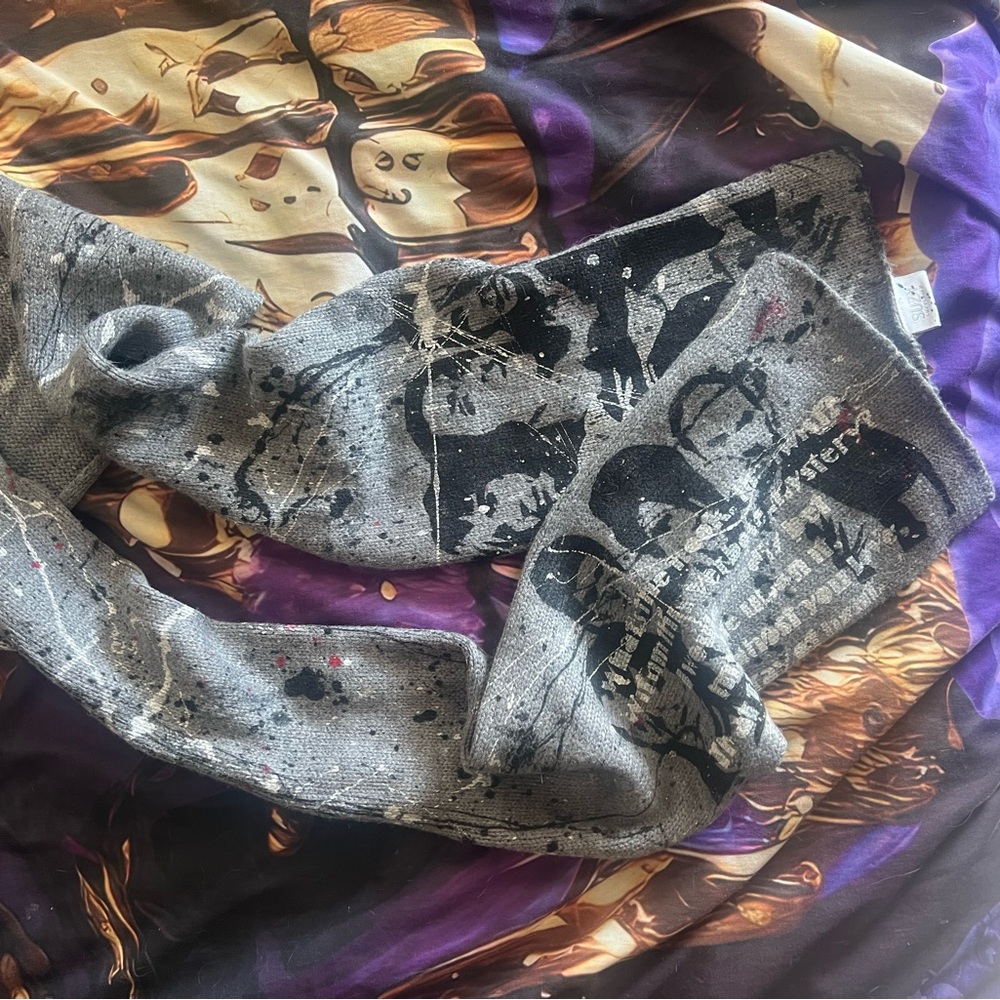 AFI SCARF Gray Graphic Print Scarf